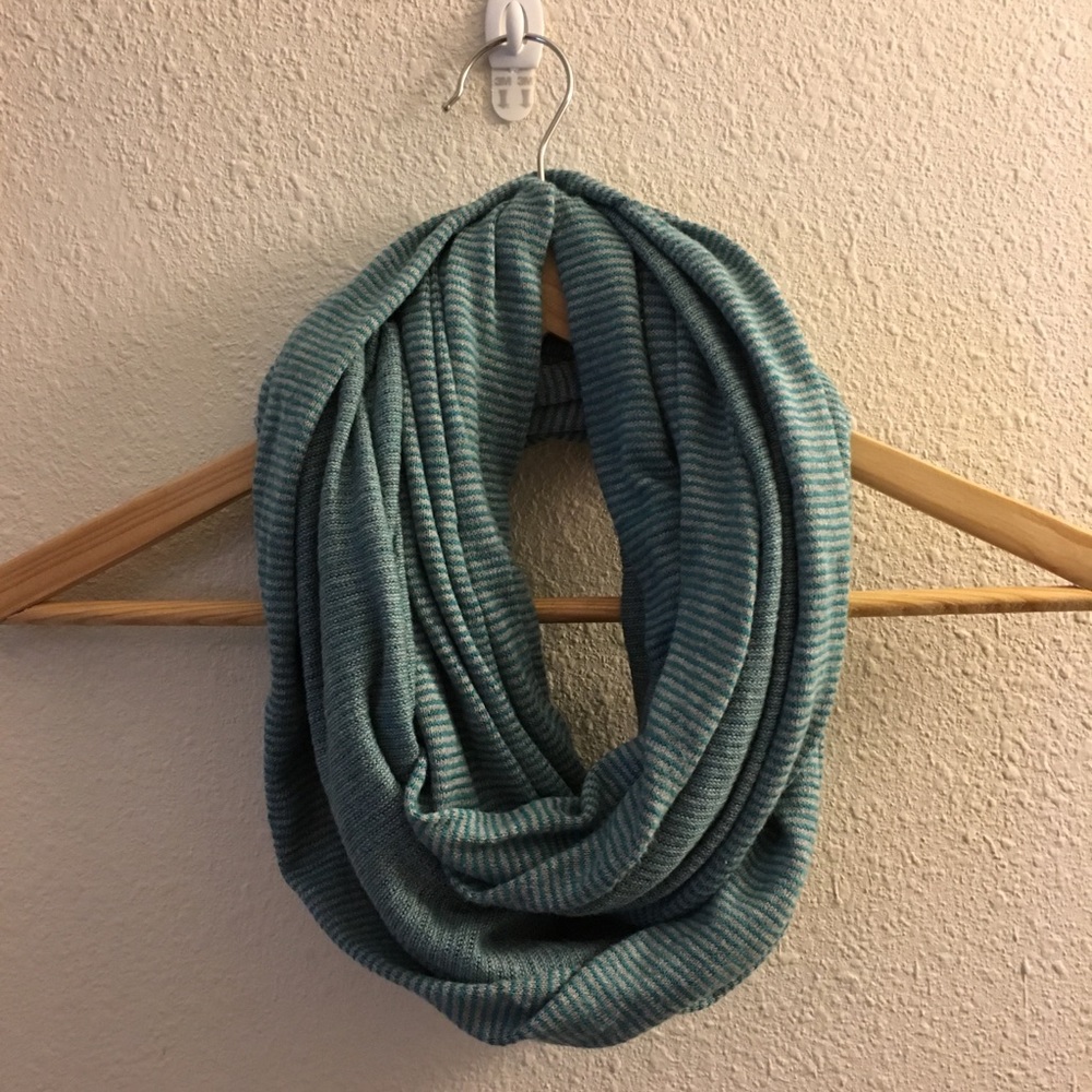 American Eagle Infinity Scarf